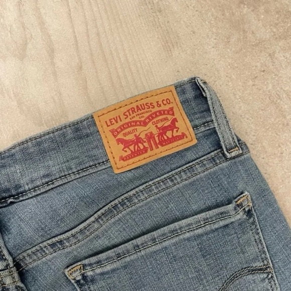 Levi Rhinestone Skinny Jeans Size 26 - Picture 8 of 10